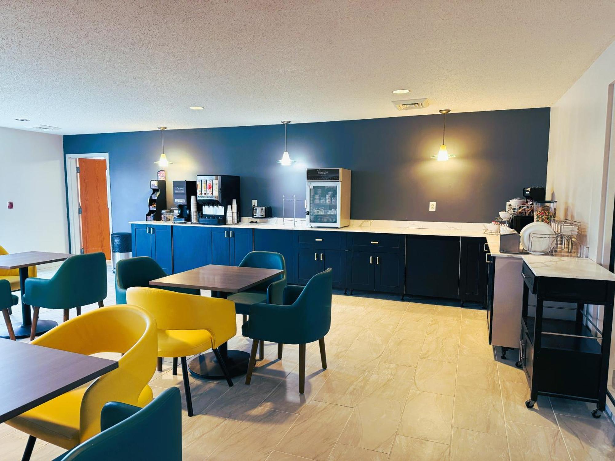 Comfort Inn & Suites Sheboygan I-43 Екстериор снимка