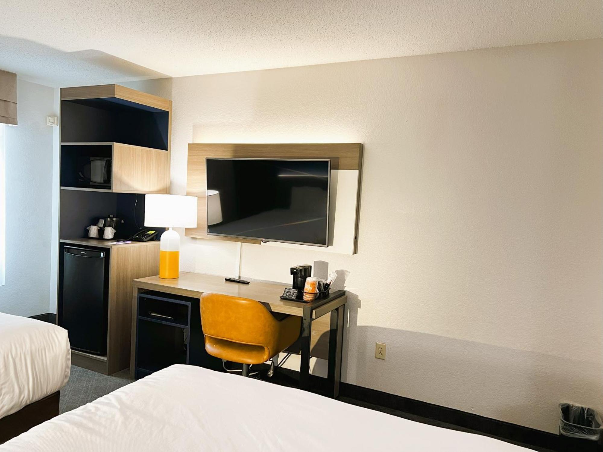 Comfort Inn & Suites Sheboygan I-43 Екстериор снимка