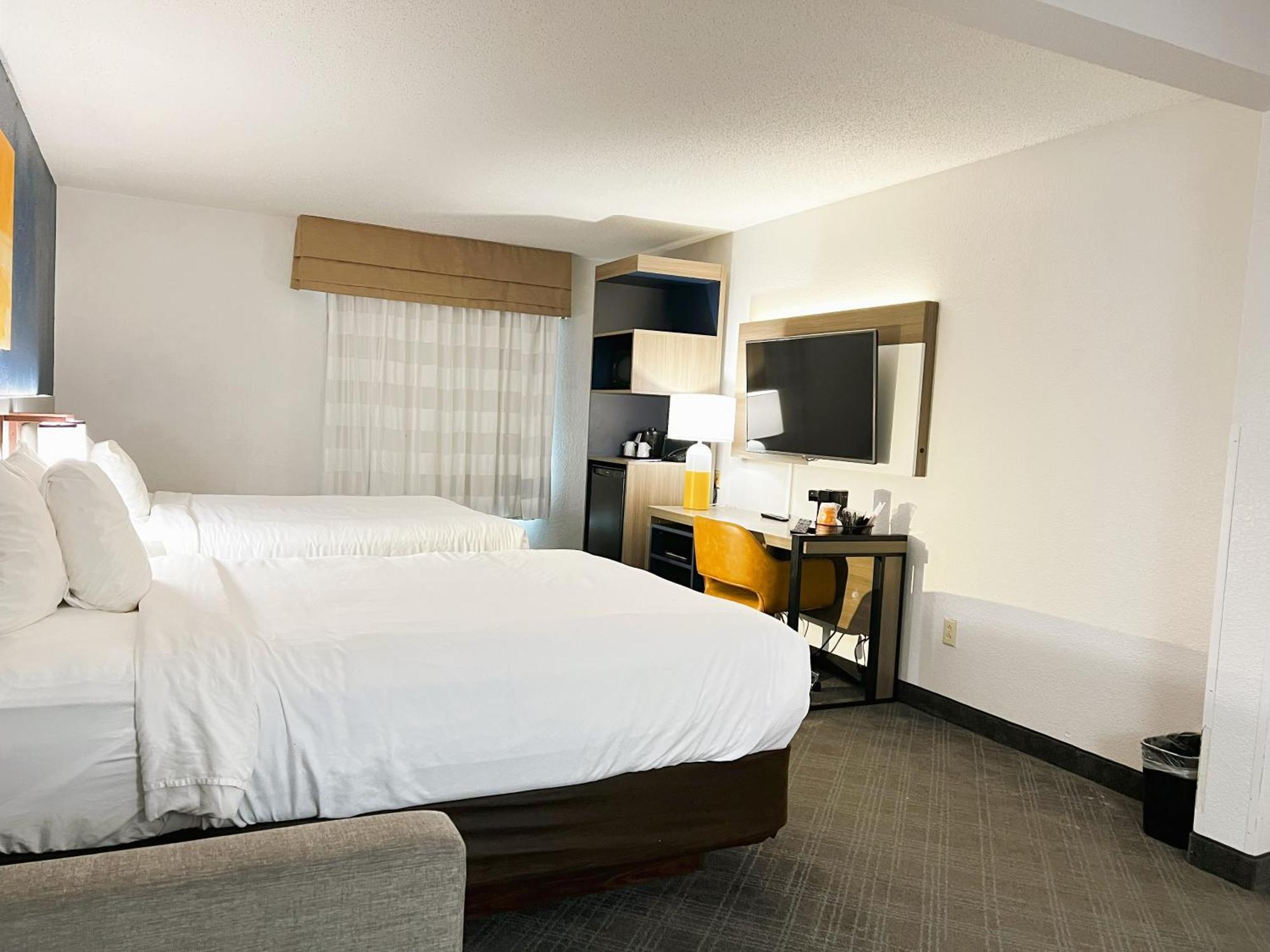 Comfort Inn & Suites Sheboygan I-43 Екстериор снимка