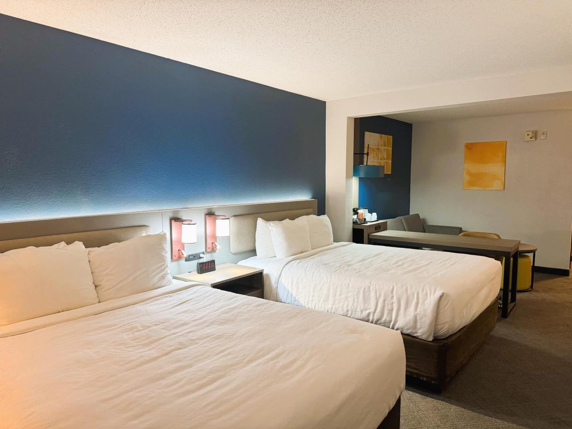 Comfort Inn & Suites Sheboygan I-43 Екстериор снимка