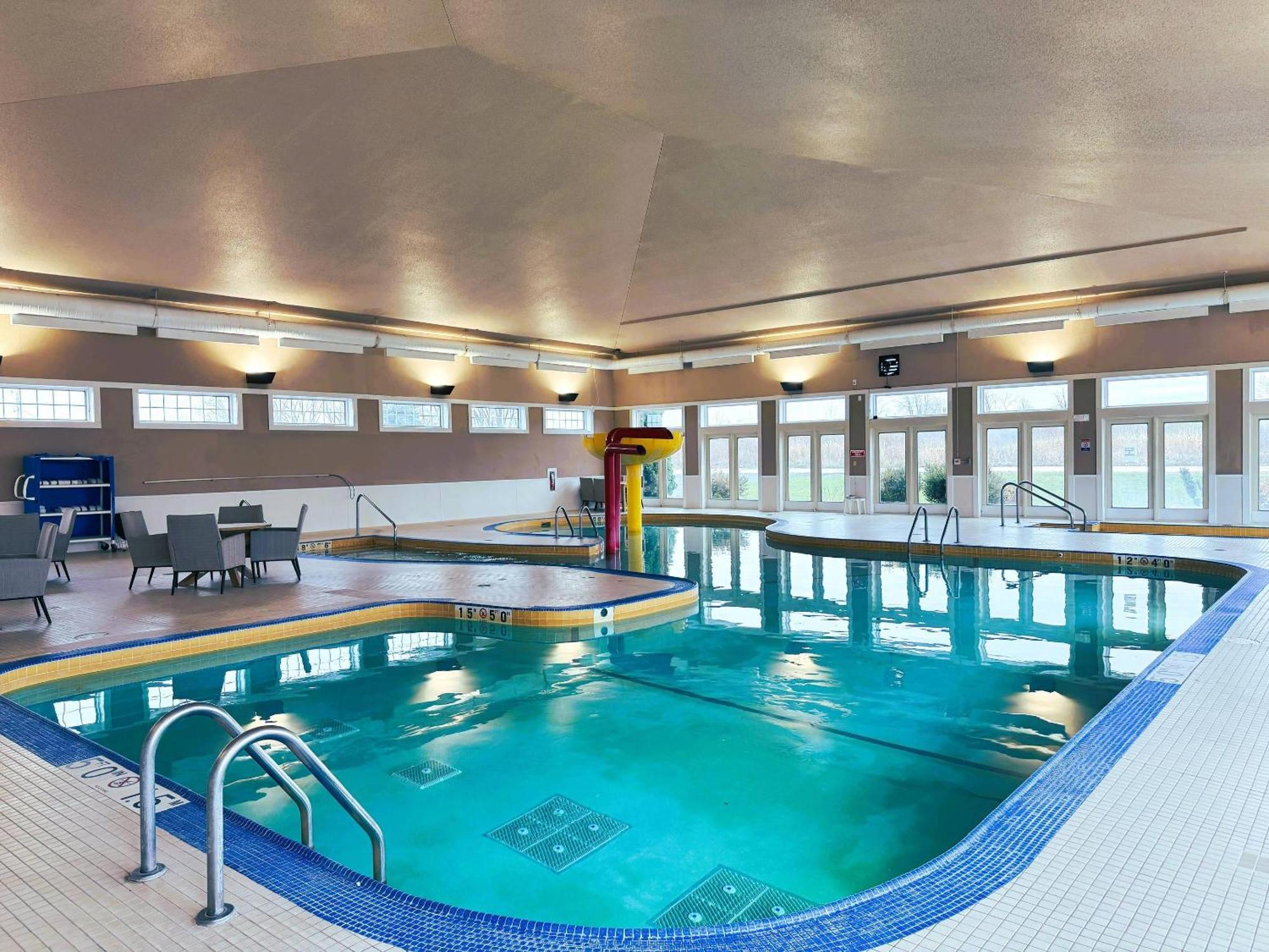 Comfort Inn & Suites Sheboygan I-43 Екстериор снимка